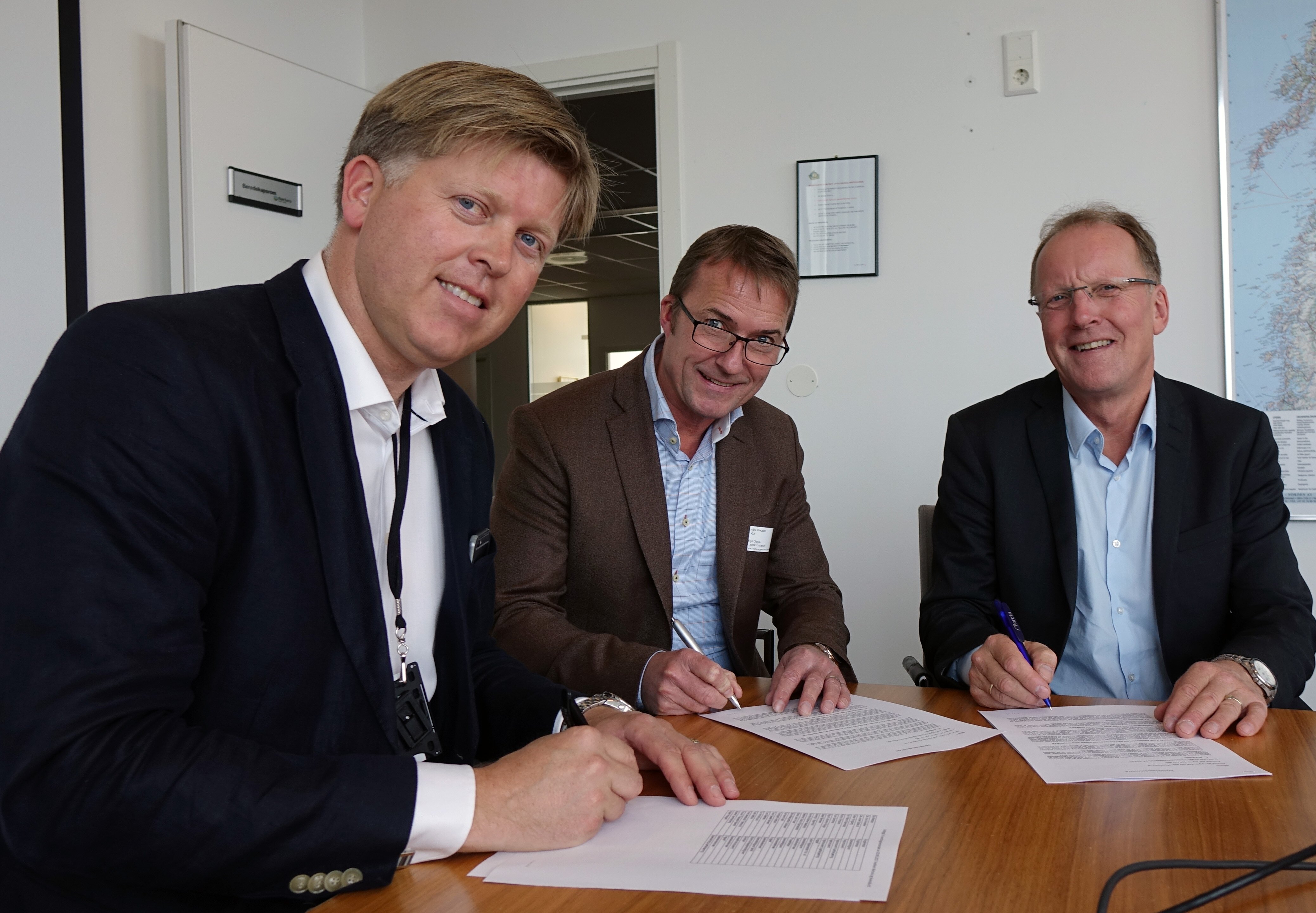 På ekstraordinær generalforsamling 20. september ble Animalia AS stiftet. Representanter for de tre involverte partene signerte aktuelle dokumenter. Rolf G. Fjeldheim (for Animalia AS), Ståle Gausen (for Kjøtt- og fjørfebransjens Landsforbund - KLF), Egil Olsvik (for Nortura SA).